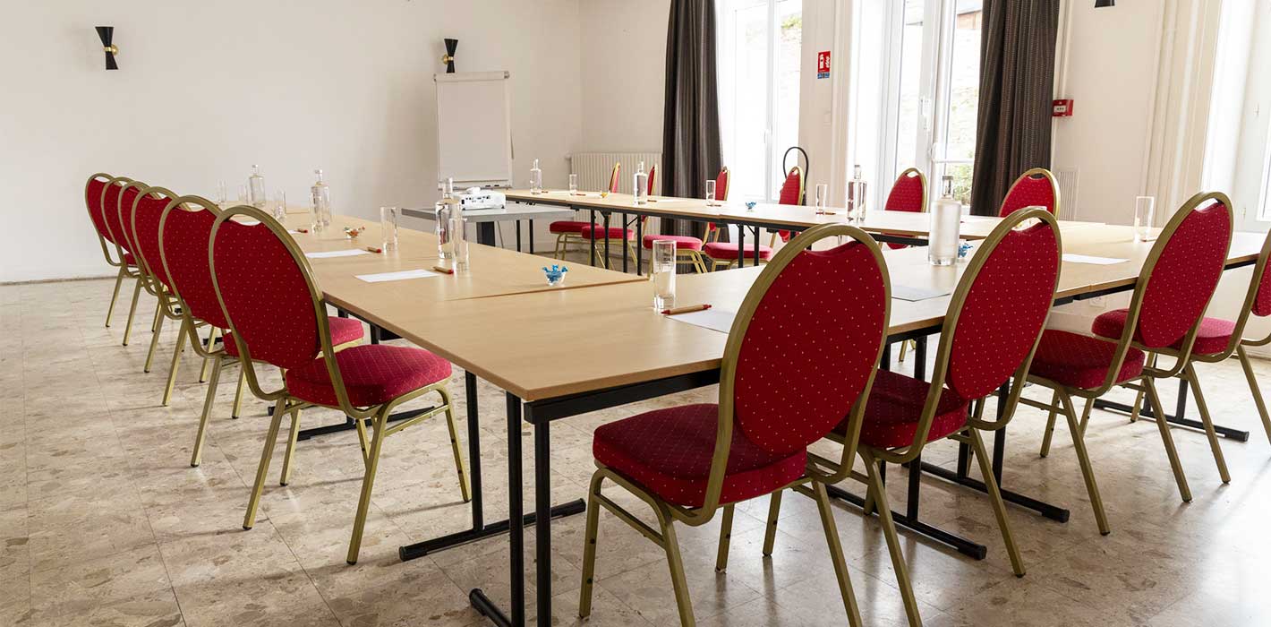 hotel-le-cerlce-salle-jardins__